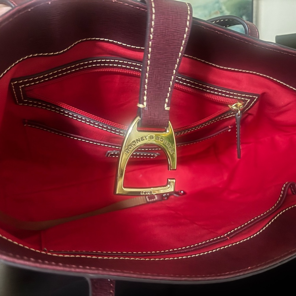 Dooney & Bourke Burgundy Leather Tote / NWOT - Picture 3 of 4